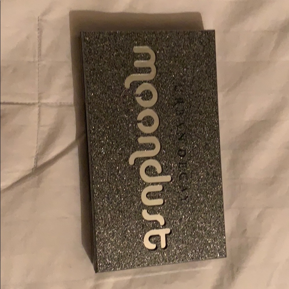 Urban decay moon dust palette